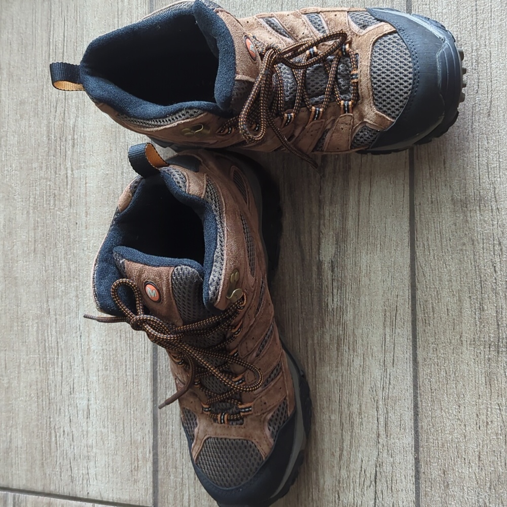 Merrell Moab hiking boot sz 9